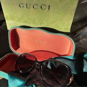 Gucci Sun Glasses - Glamorous and light. Made in Italy. In good condition.